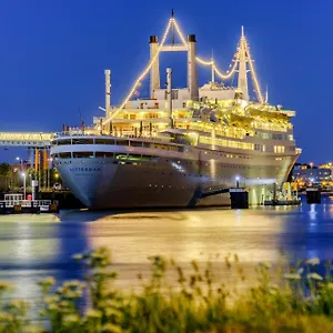Ss By Westcord Отель